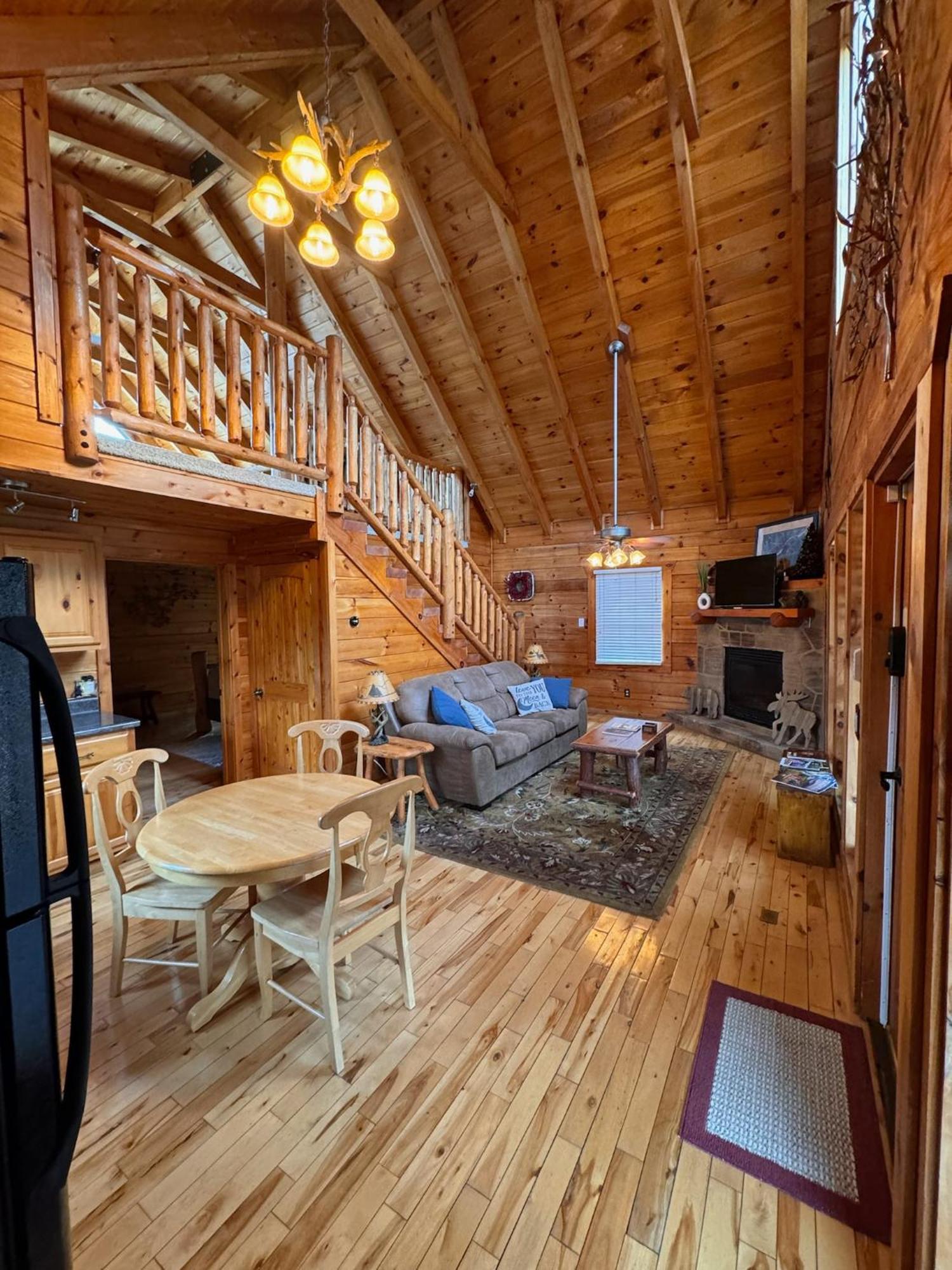 Smoky Paws - Exceptional Cabin, Stunning Mountain Views, Hot Tub, Tranquil, Gigabit Internet, Free L2 Ev Pigeon Forge Esterno foto