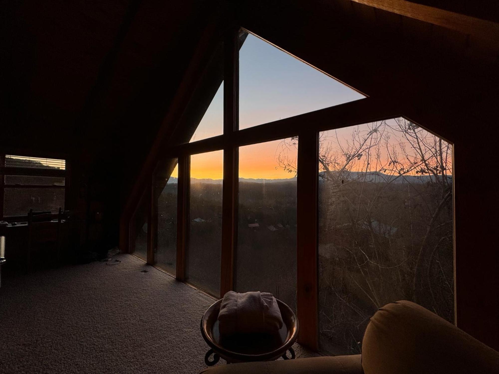 Smoky Paws - Exceptional Cabin, Stunning Mountain Views, Hot Tub, Tranquil, Gigabit Internet, Free L2 Ev Pigeon Forge Esterno foto