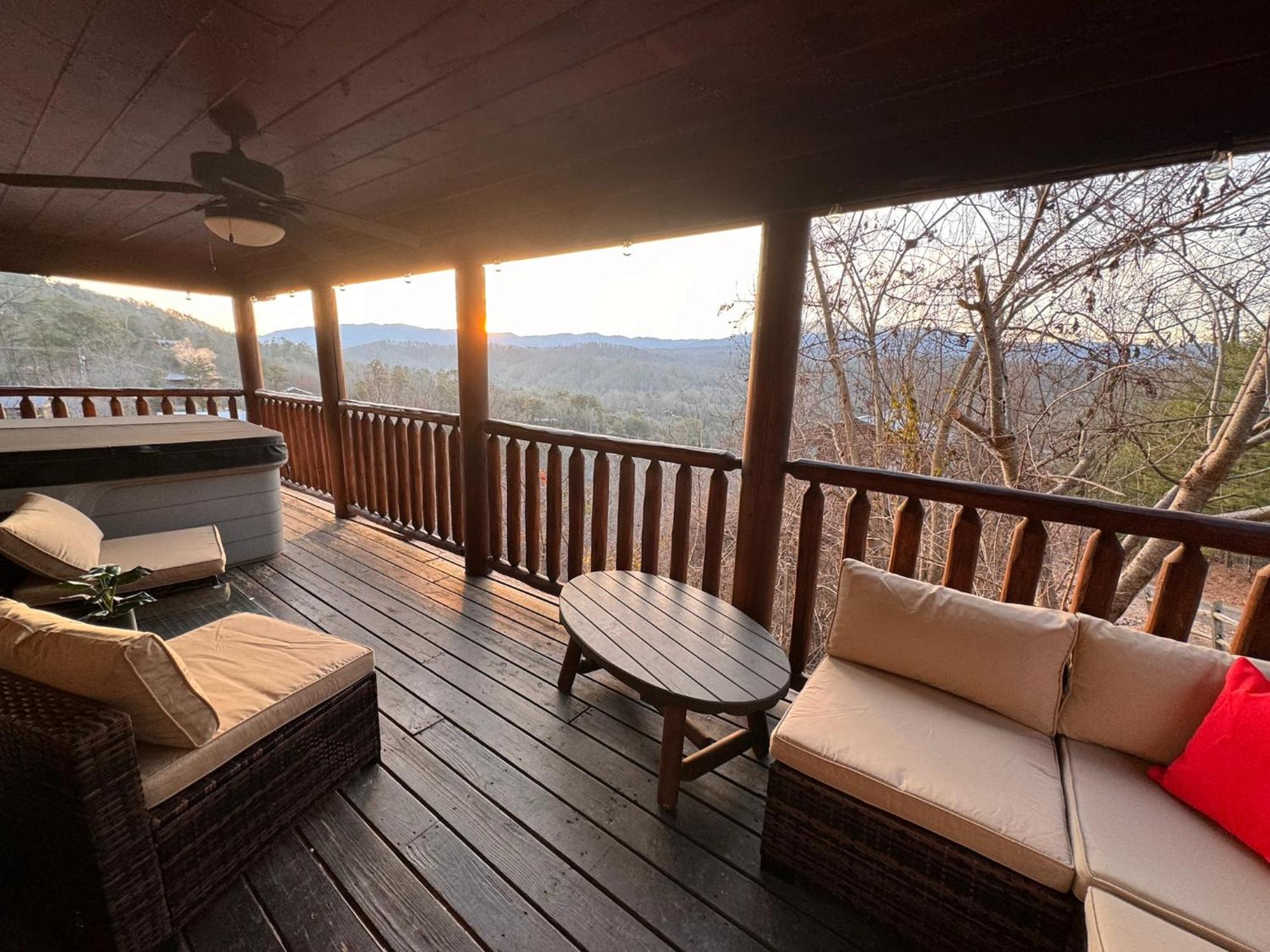 Smoky Paws - Exceptional Cabin, Stunning Mountain Views, Hot Tub, Tranquil, Gigabit Internet, Free L2 Ev Pigeon Forge Esterno foto