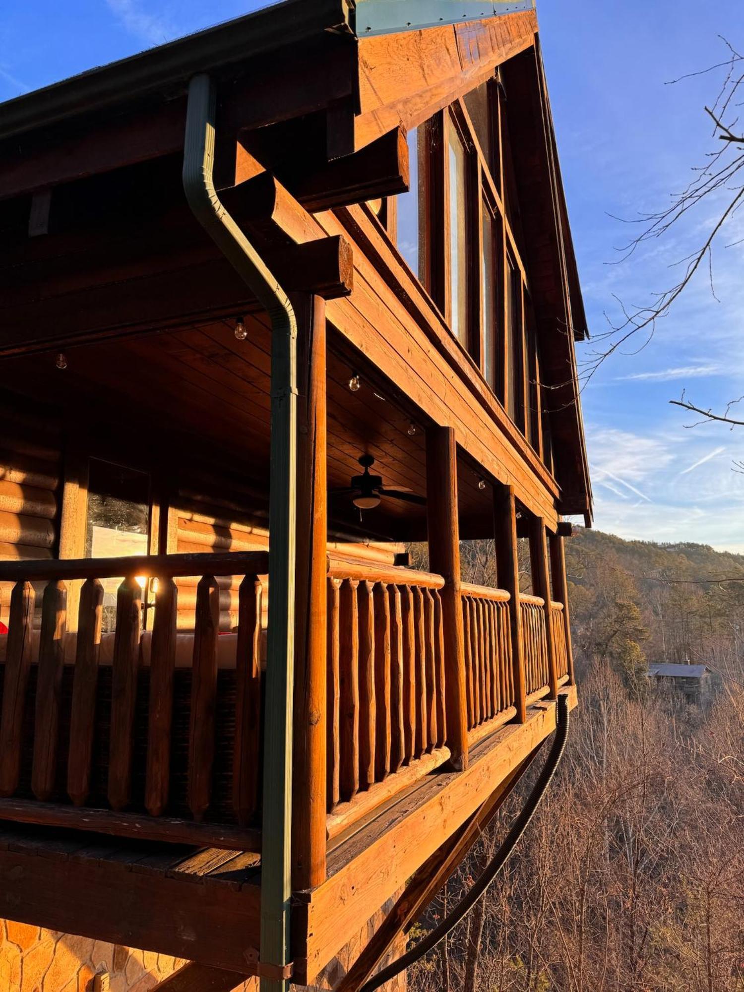 Smoky Paws - Exceptional Cabin, Stunning Mountain Views, Hot Tub, Tranquil, Gigabit Internet, Free L2 Ev Pigeon Forge Esterno foto