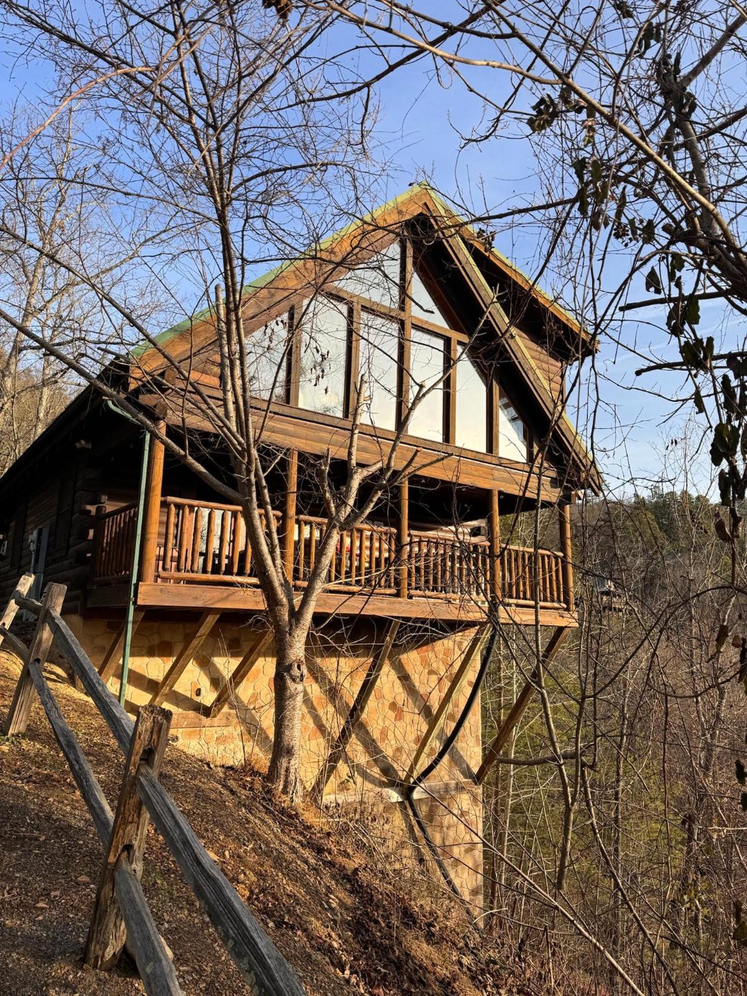 Smoky Paws - Exceptional Cabin, Stunning Mountain Views, Hot Tub, Tranquil, Gigabit Internet, Free L2 Ev Pigeon Forge Esterno foto
