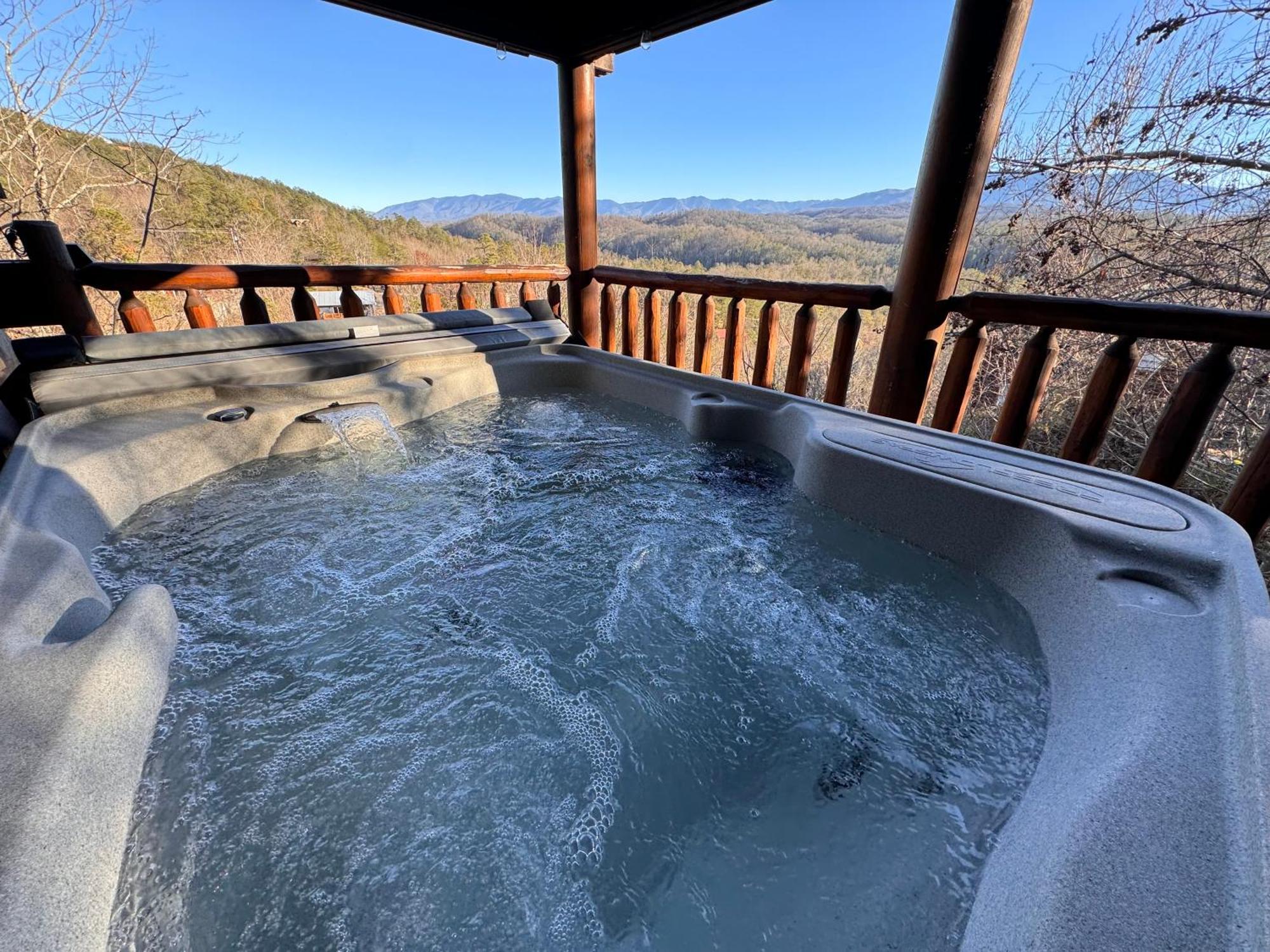 Smoky Paws - Exceptional Cabin, Stunning Mountain Views, Hot Tub, Tranquil, Gigabit Internet, Free L2 Ev Pigeon Forge Esterno foto